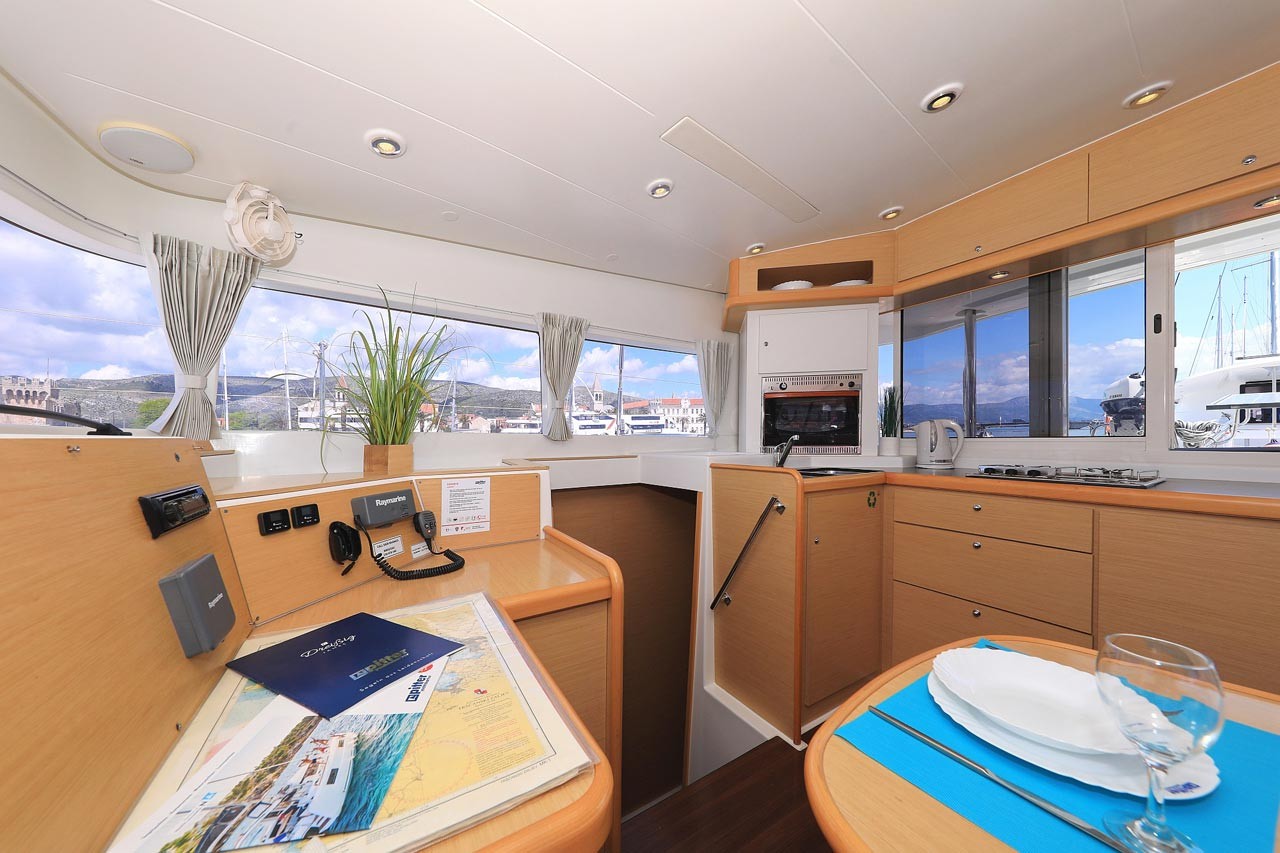 Lagoon 400, Pagomo nayan | Yacht Charter Croatia