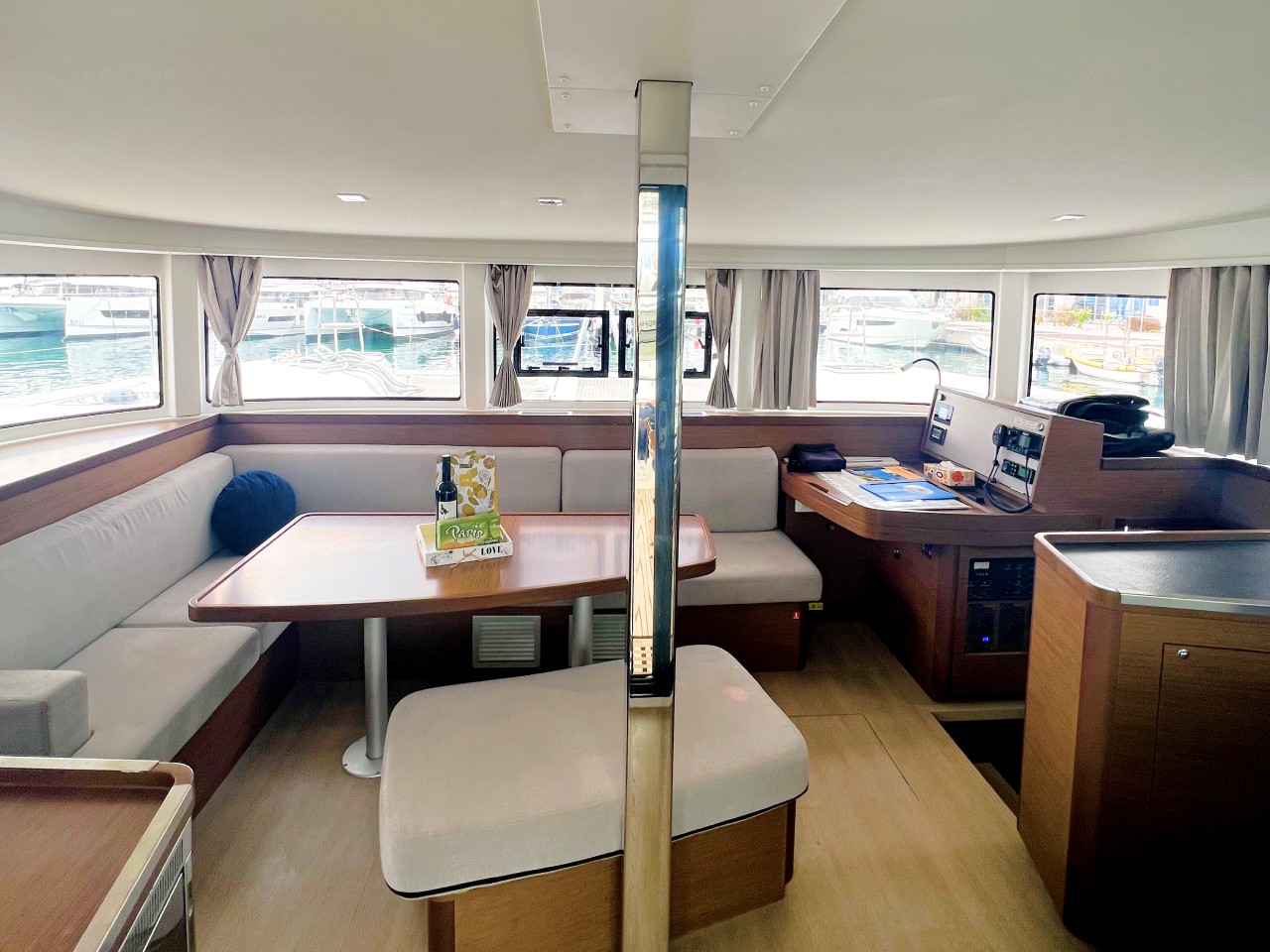 Lagoon 42, Kobukson | Yacht Charter Croatia