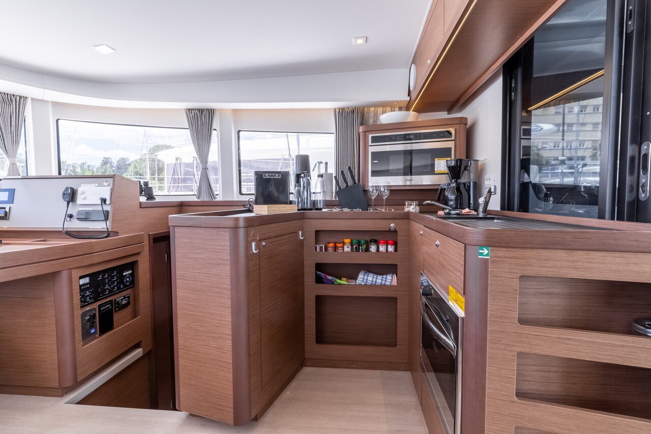 Lagoon 42, Happy Key | Yacht Charter Croatia