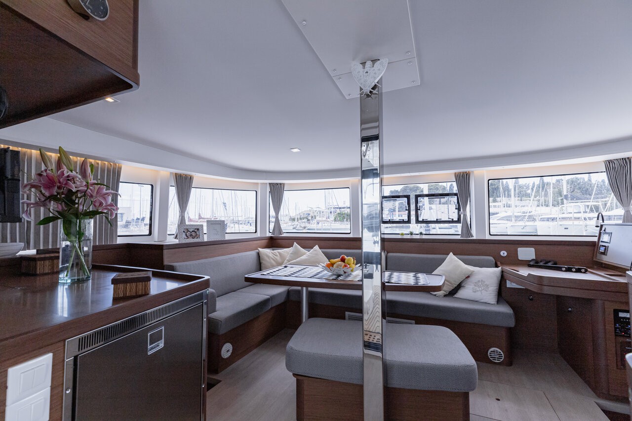 Lagoon 42, Happy Key | Yacht Charter Croatia