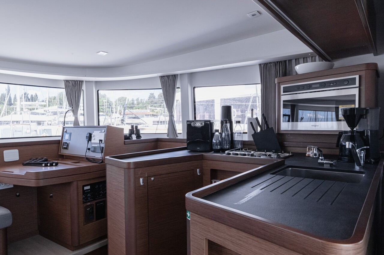 Lagoon 42, Happy Key | Yacht Charter Croatia