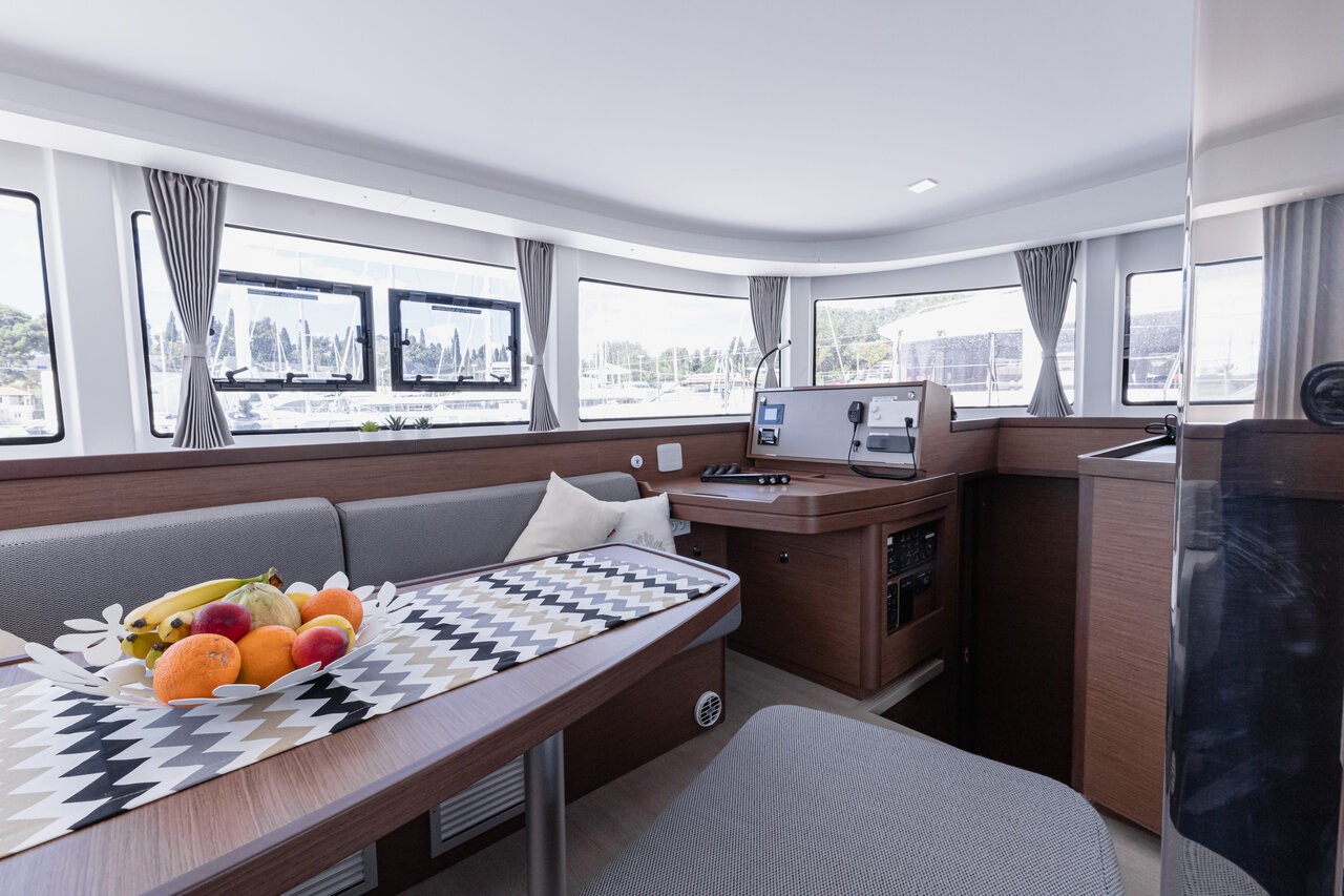 Lagoon 42, Happy Key | Yacht Charter Croatia