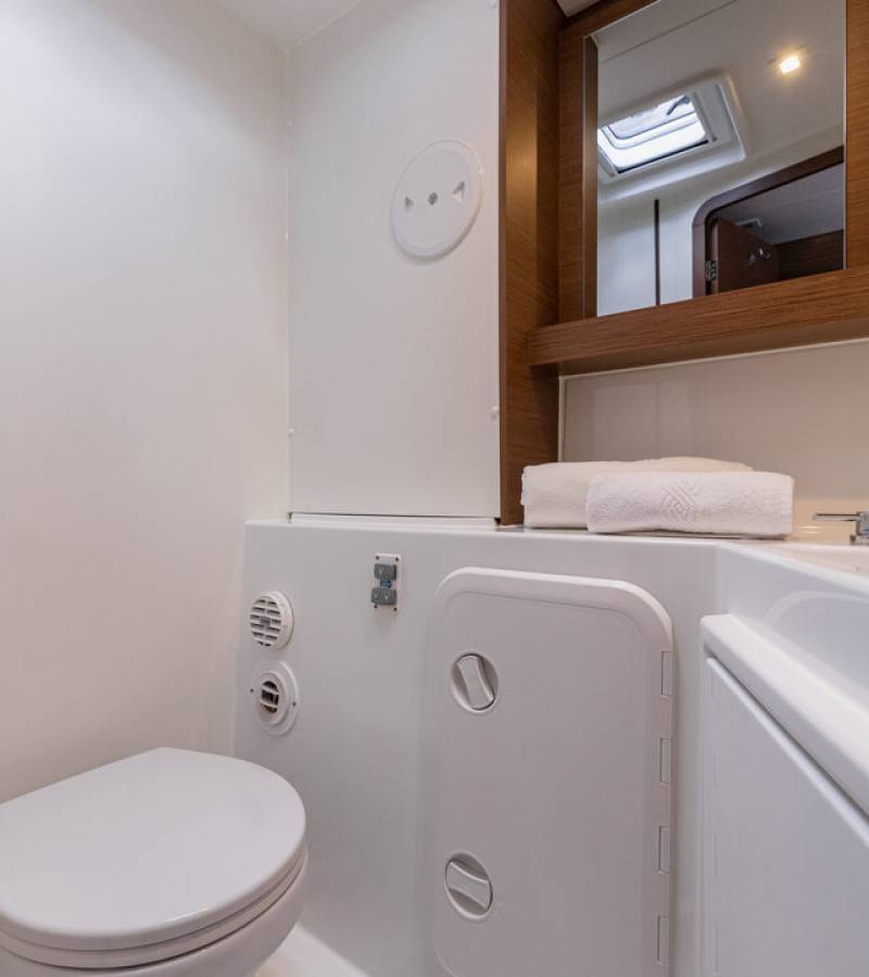 Lagoon 42, Happy Key | Yacht Charter Croatia