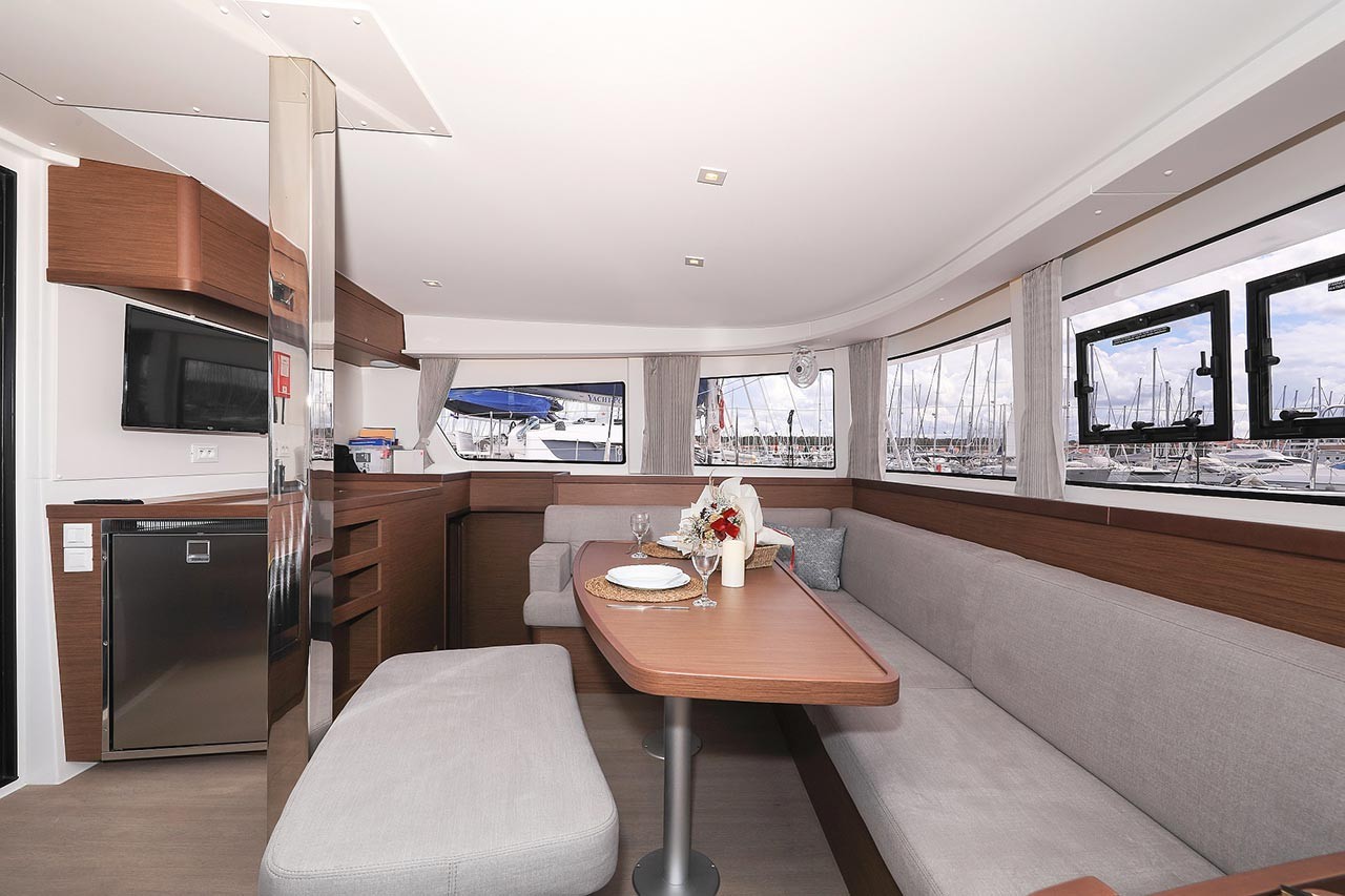 Lagoon 42, Smaragd | Yacht Charter Croatia