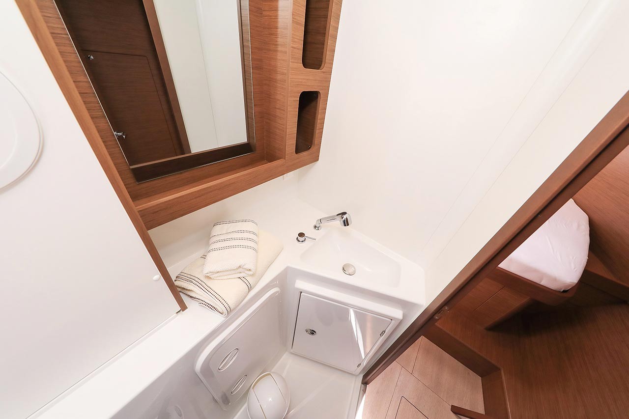 Lagoon 42, Smaragd | Yacht Charter Croatia