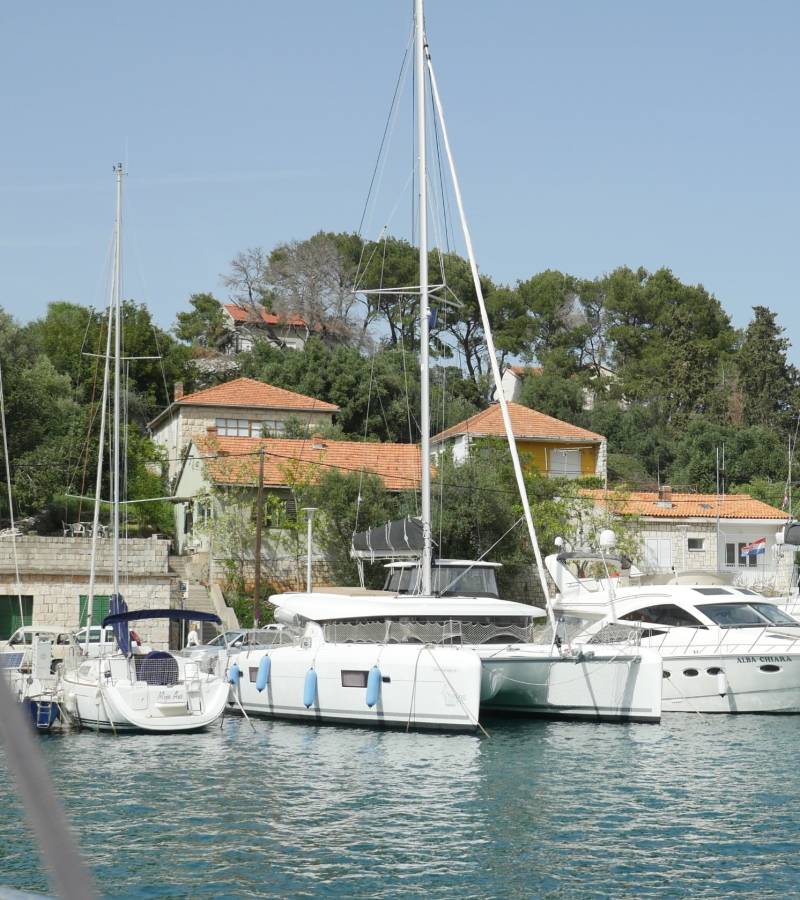 Lagoon 42, Galapagos | Yacht Charter Croatia