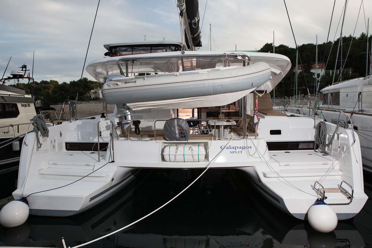Lagoon 42, Galapagos | Yacht Charter Croatia