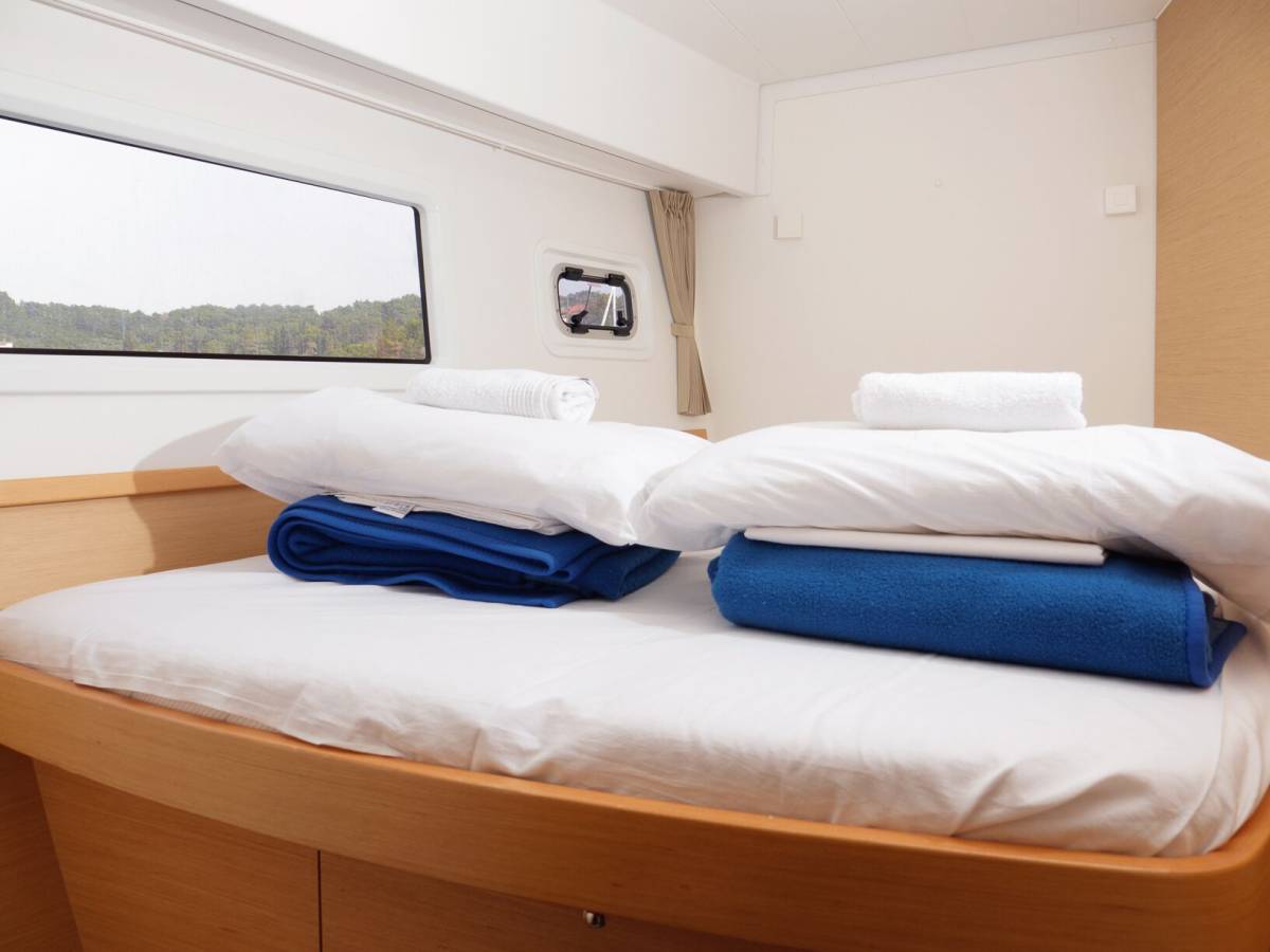 Lagoon 42, Galapagos | Yacht Charter Croatia