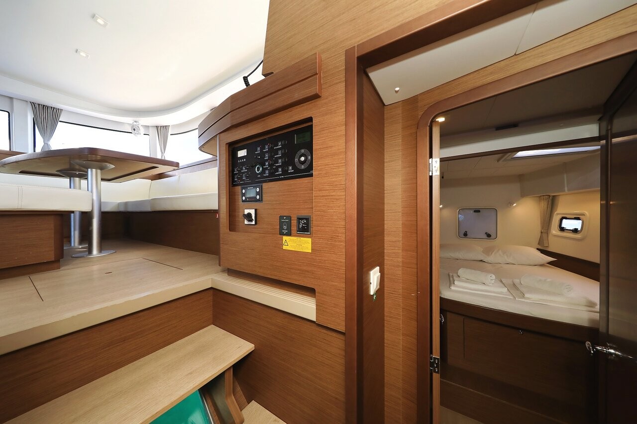 Lagoon 42, Zeus | Yacht Charter Croatia
