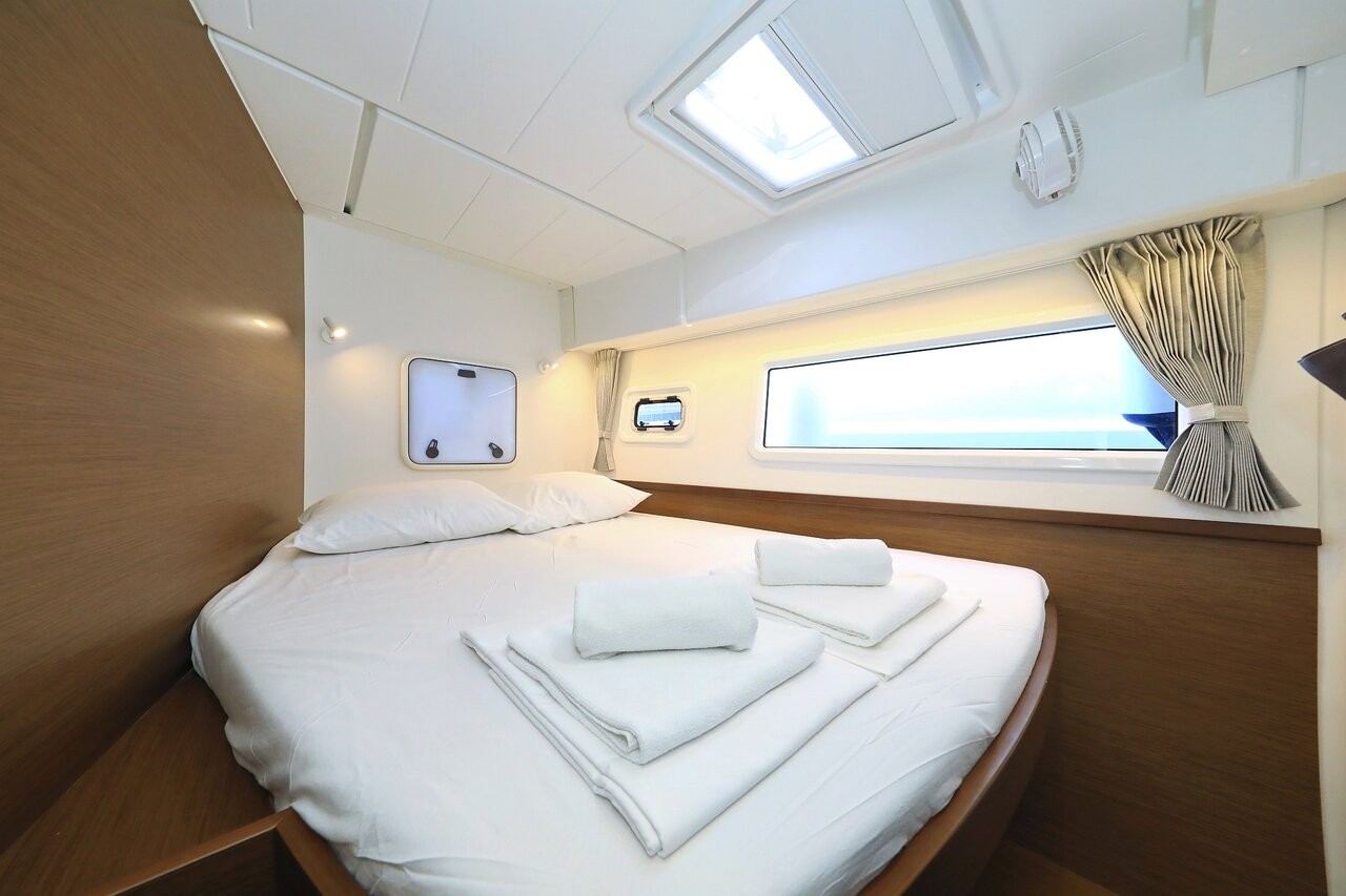 Lagoon 42, Zeus | Yacht Charter Croatia