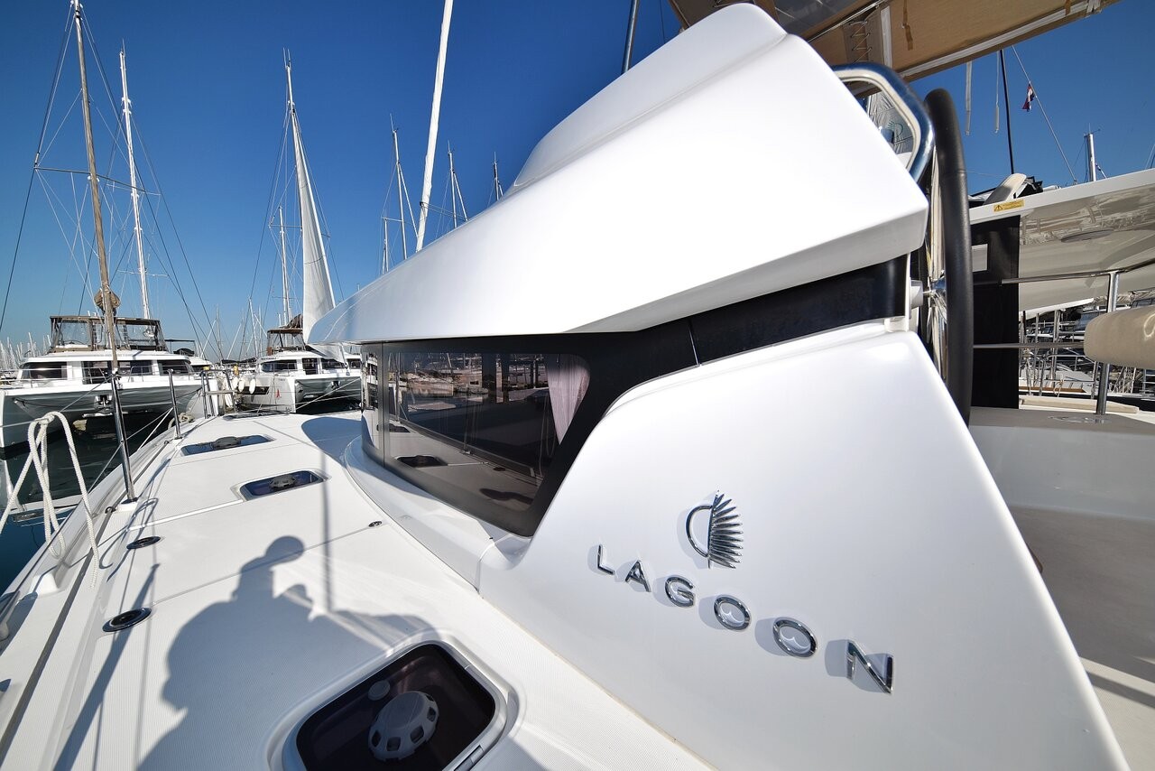 Lagoon 42, Cuzamen | Yacht Charter Croatia