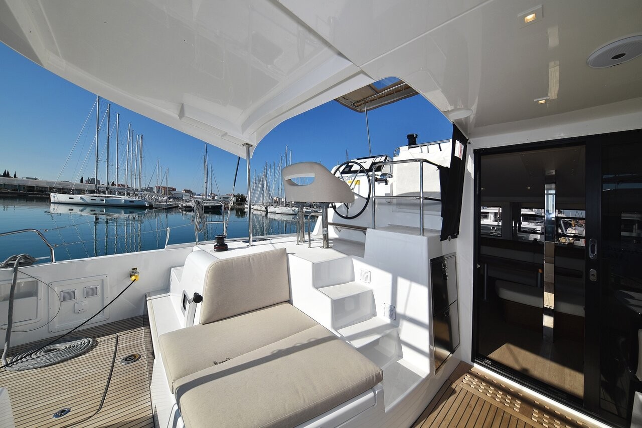 Lagoon 42, Cuzamen | Yacht Charter Croatia