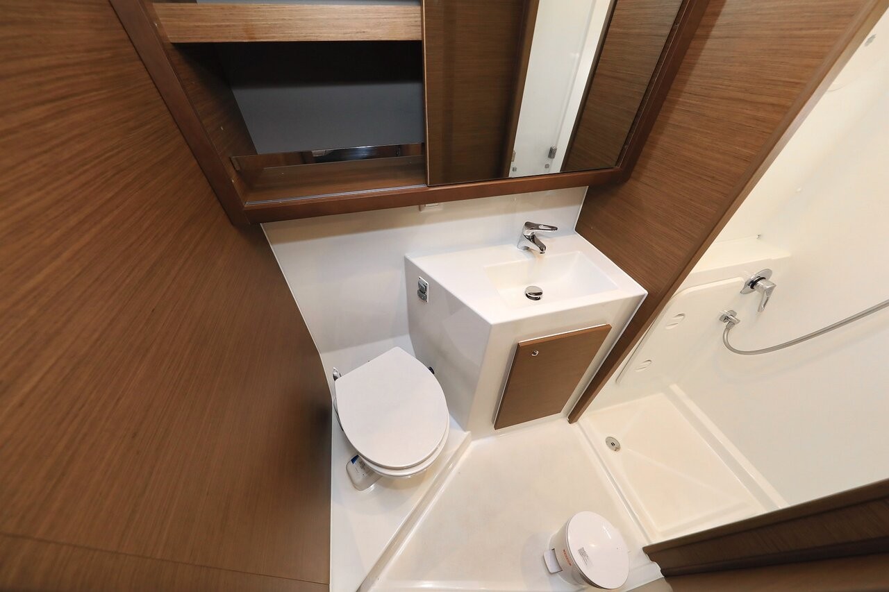 Lagoon 42, Cuzamen | Yacht Charter Croatia