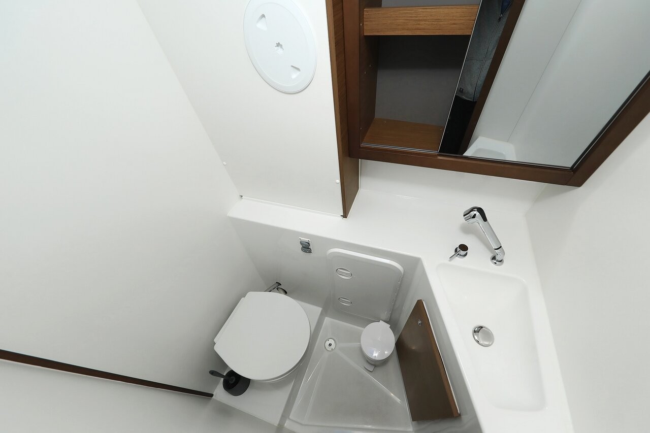 Lagoon 42, Cuzamen | Yacht Charter Croatia