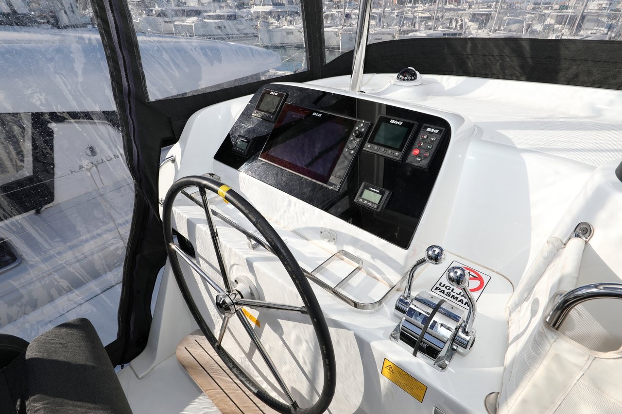 Lagoon 42, Madre Perla | Yacht Charter Croatia