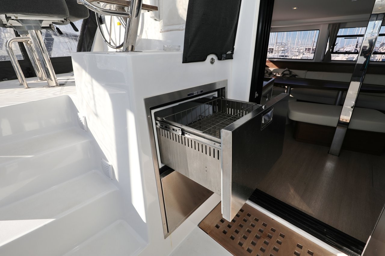 Lagoon 42, Madre Perla | Yacht Charter Croatia