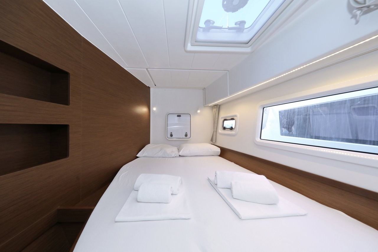 Lagoon 42, Madre Perla | Yacht Charter Croatia