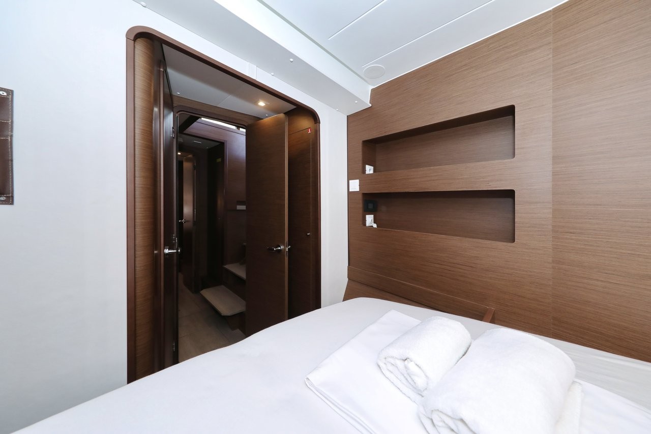 Lagoon 42, Madre Perla | Yacht Charter Croatia