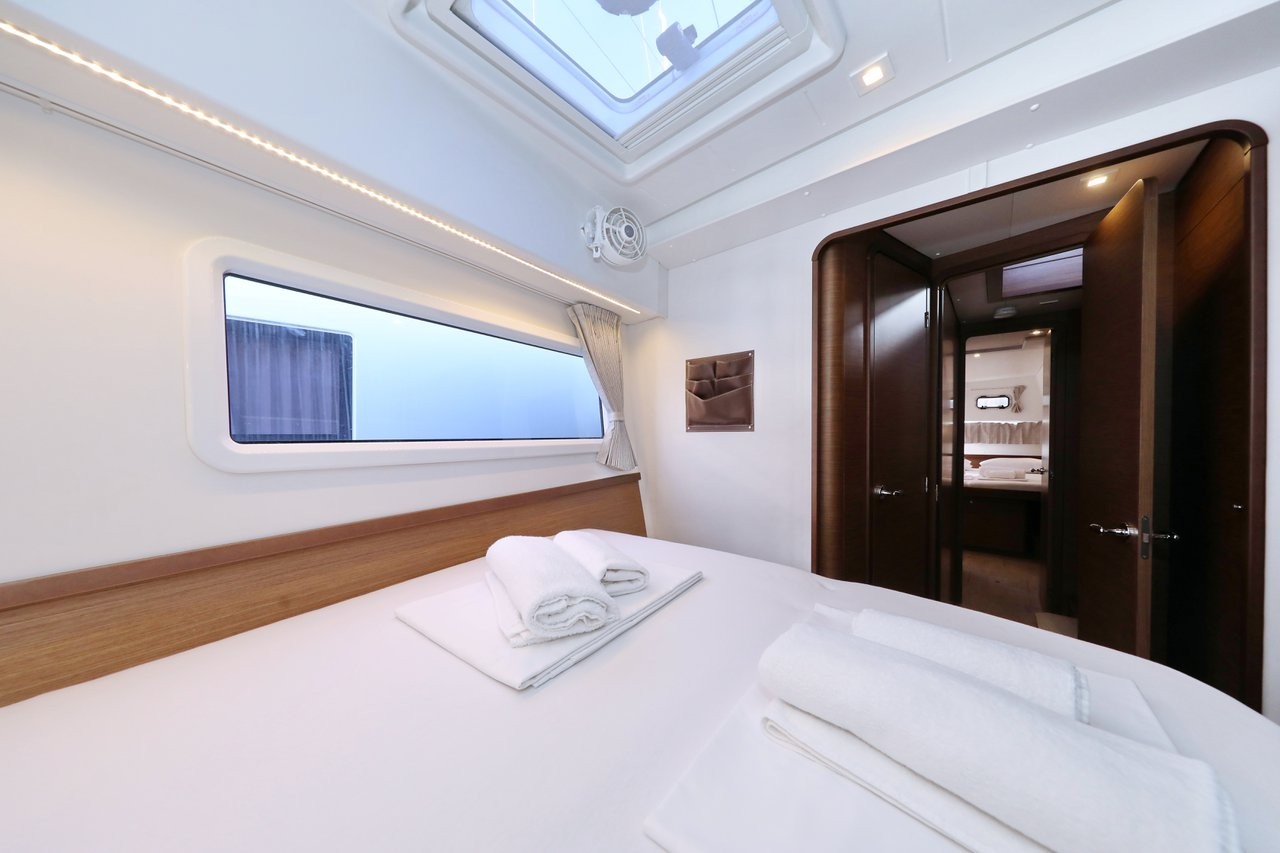 Lagoon 42, Madre Perla | Yacht Charter Croatia