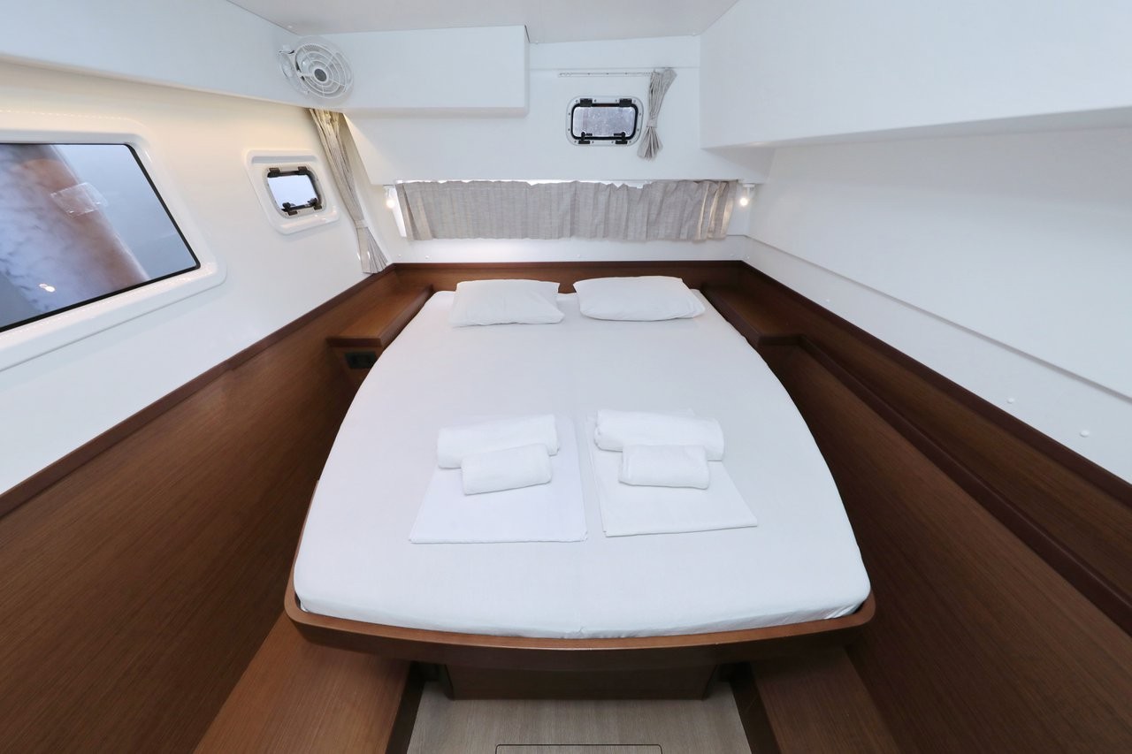 Lagoon 42, Madre Perla | Yacht Charter Croatia