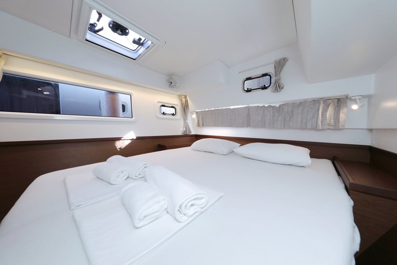 Lagoon 42, Madre Perla | Yacht Charter Croatia