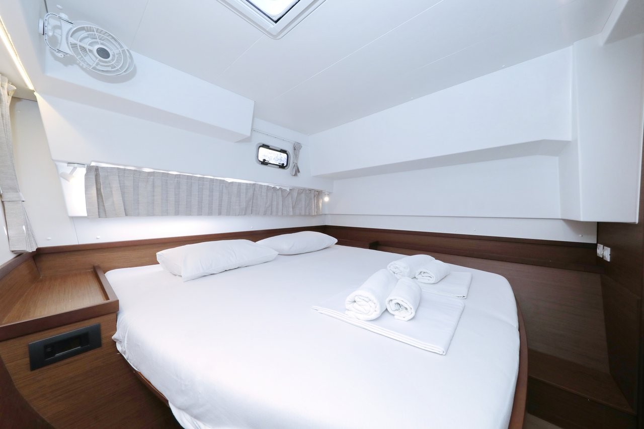 Lagoon 42, Madre Perla | Yacht Charter Croatia