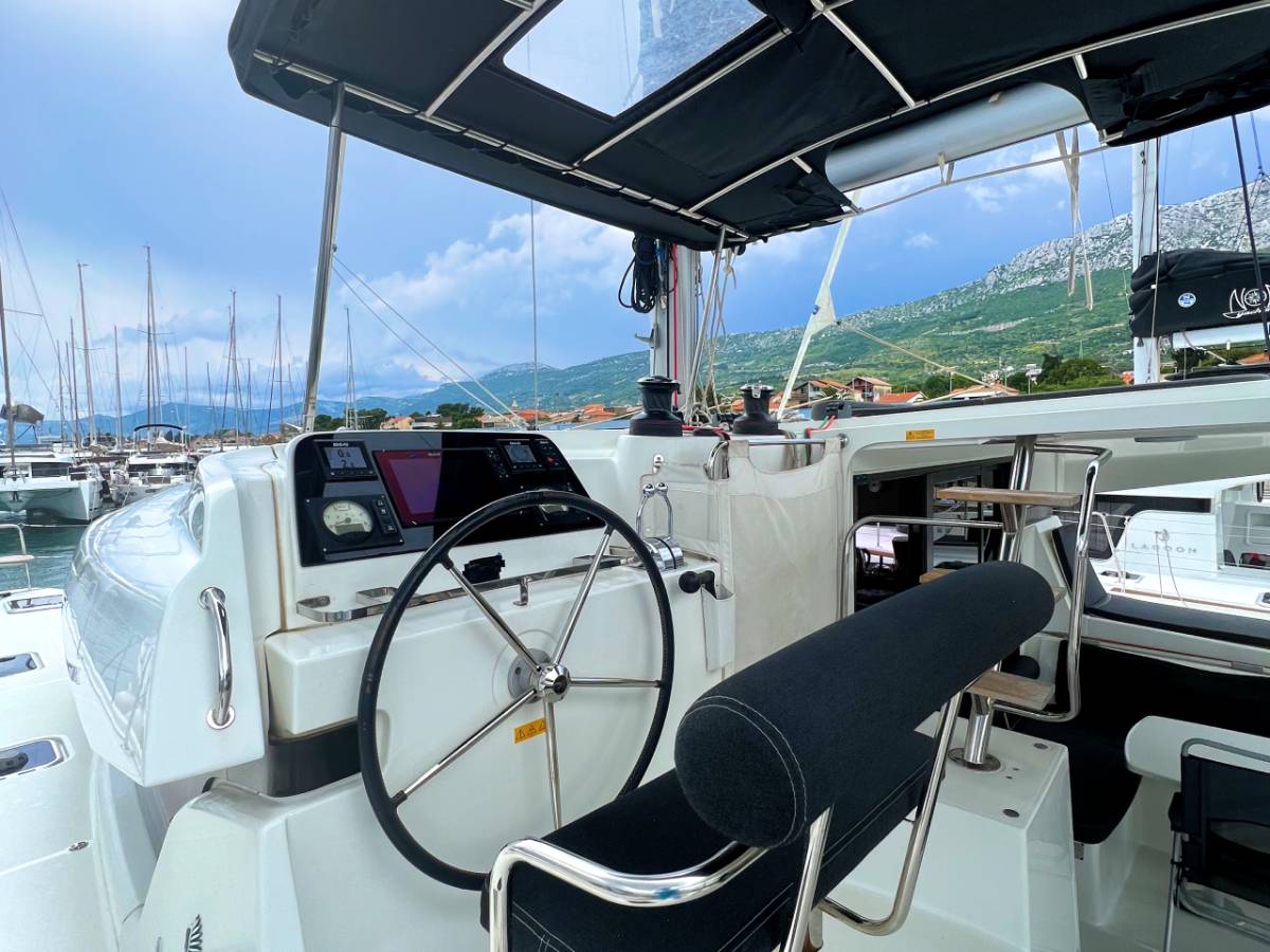 Lagoon 42, Love Hunter | Yacht Charter Croatia