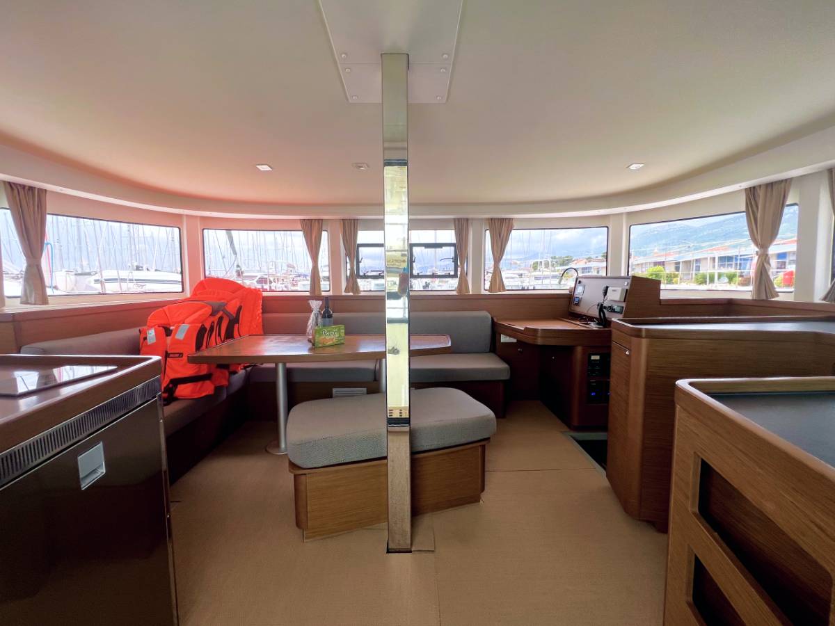 Lagoon 42, Love Hunter | Yacht Charter Croatia