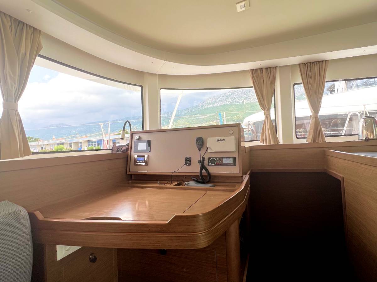Lagoon 42, Love Hunter | Yacht Charter Croatia