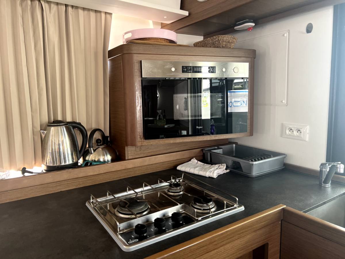 Lagoon 42, Love Hunter | Yacht Charter Croatia
