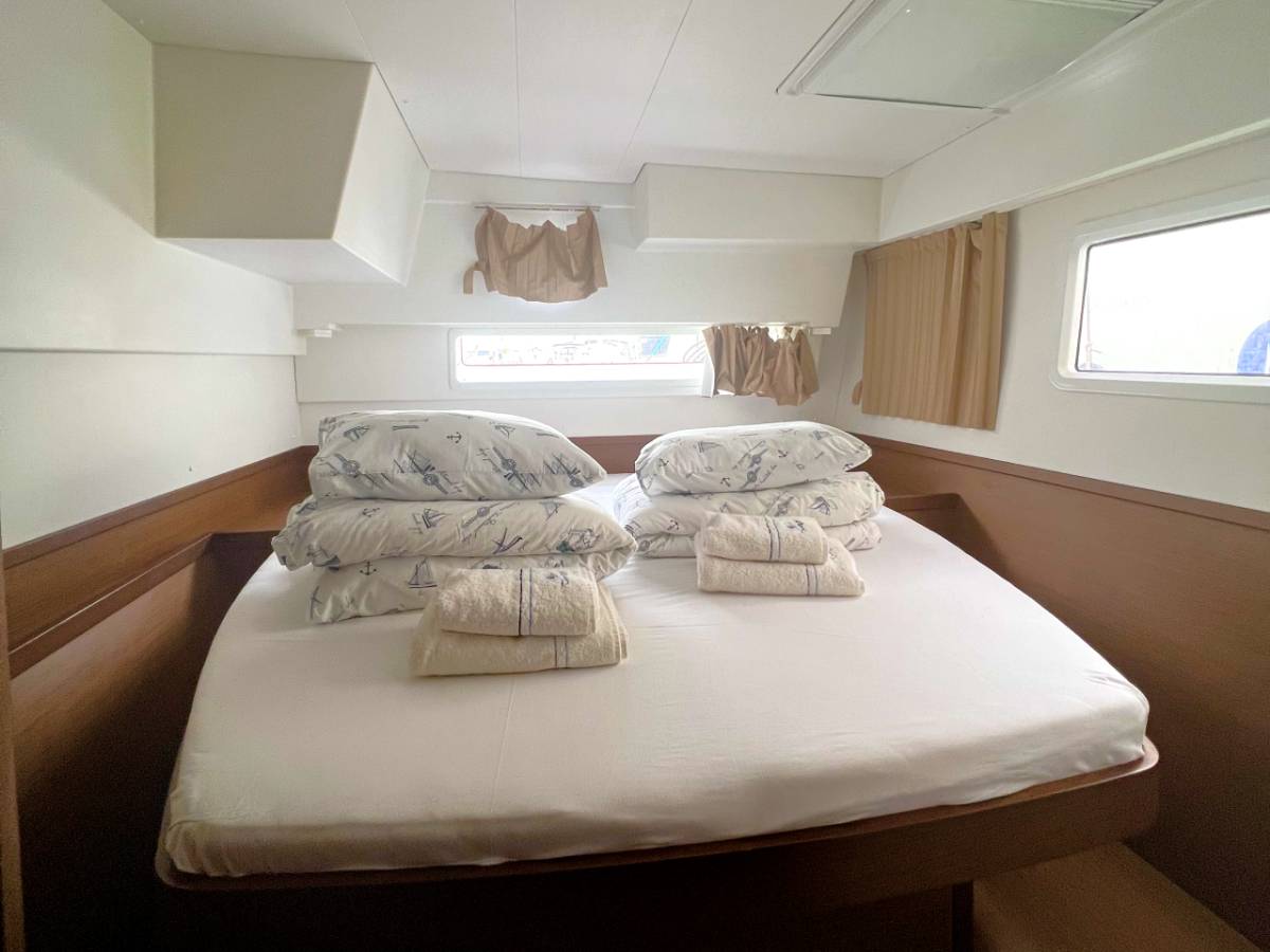 Lagoon 42, Love Hunter | Yacht Charter Croatia