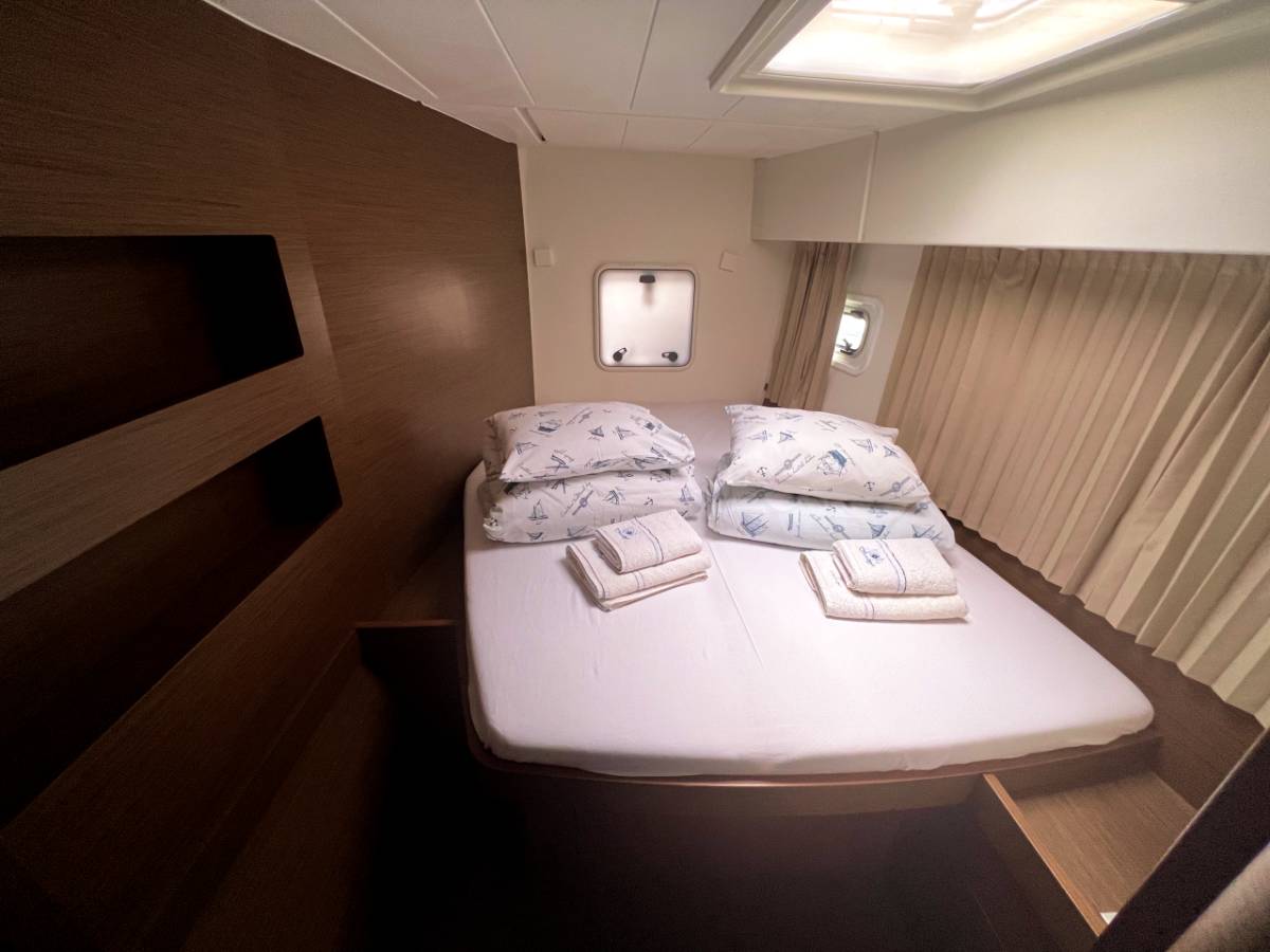 Lagoon 42, Love Hunter | Yacht Charter Croatia
