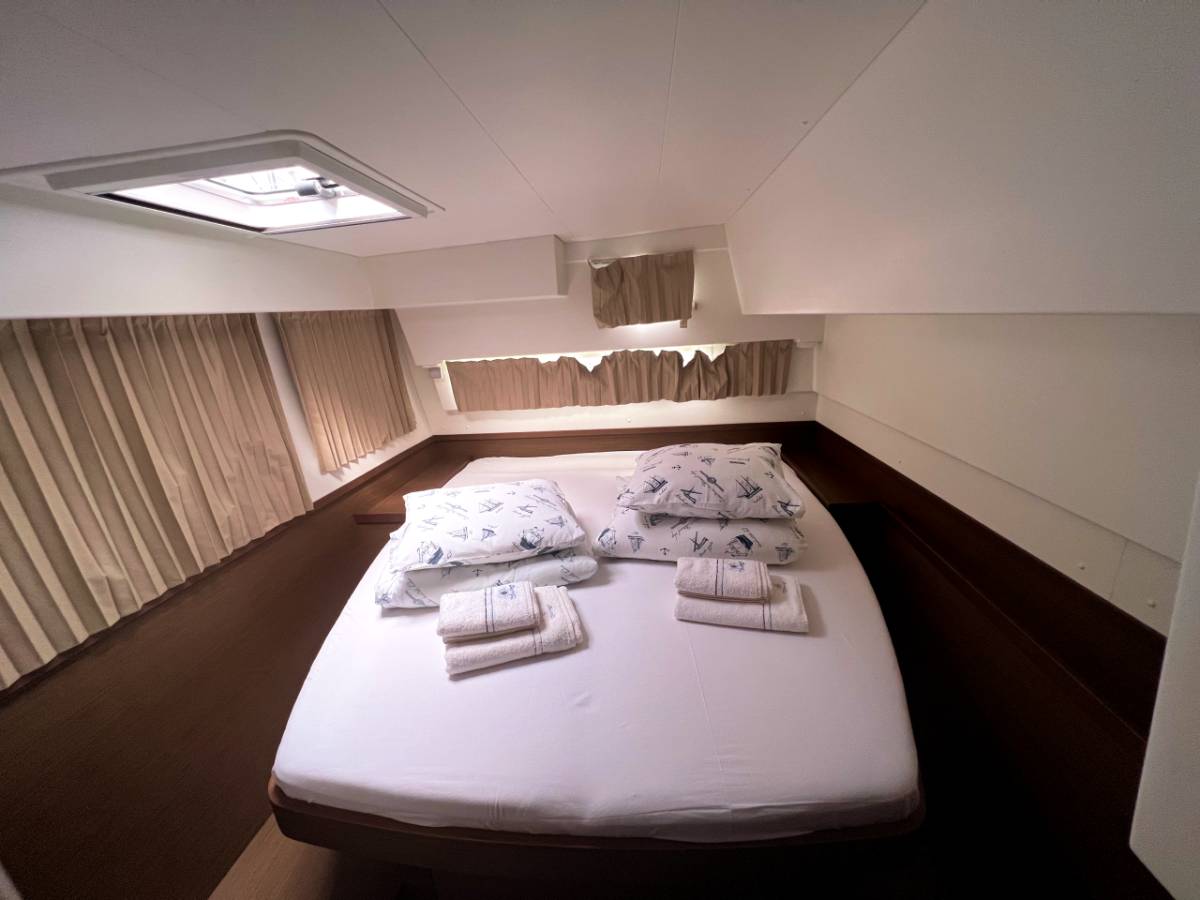 Lagoon 42, Love Hunter | Yacht Charter Croatia