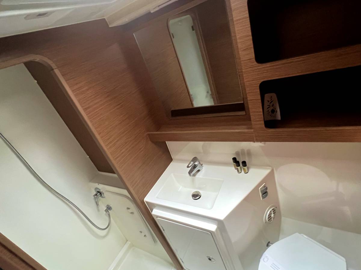 Lagoon 42, Love Hunter | Yacht Charter Croatia