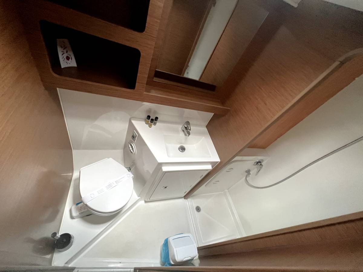 Lagoon 42, Love Hunter | Yacht Charter Croatia