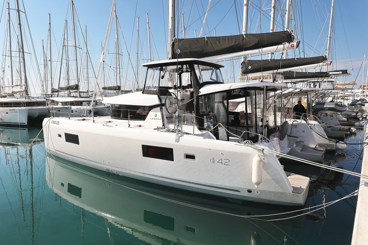 Lagoon 42, Luna | Yacht Charter Croatia