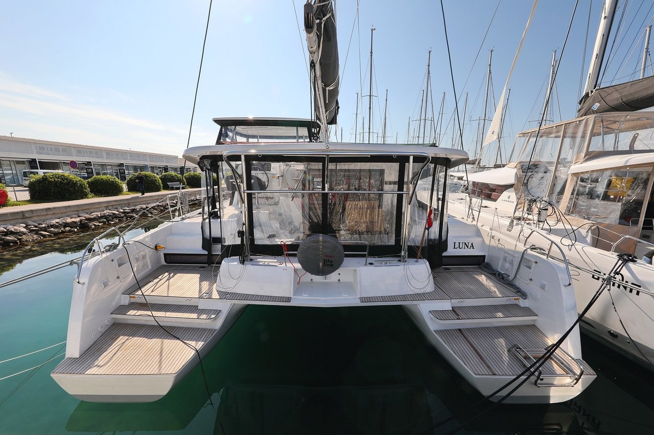 Lagoon 42, Luna | Yacht Charter Croatia