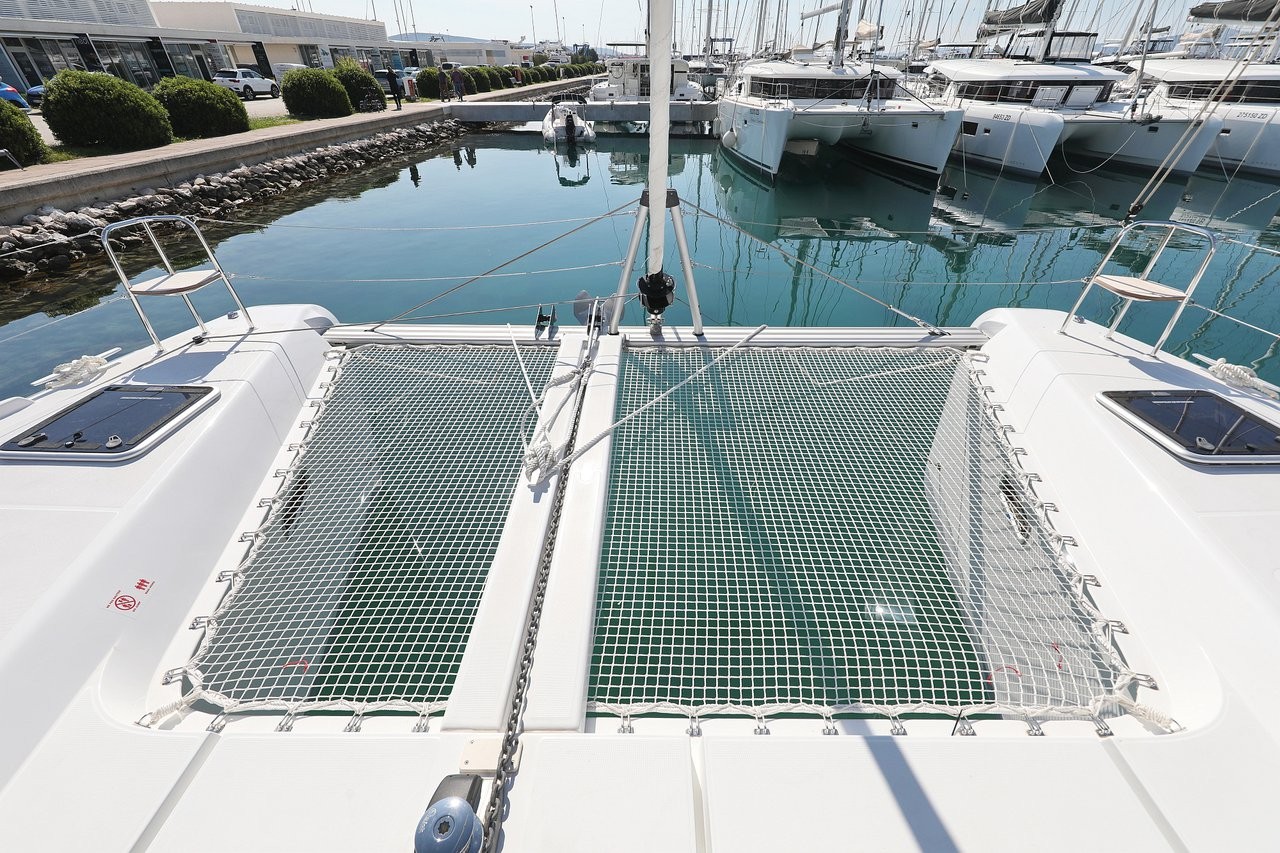 Lagoon 42, Luna | Yacht Charter Croatia