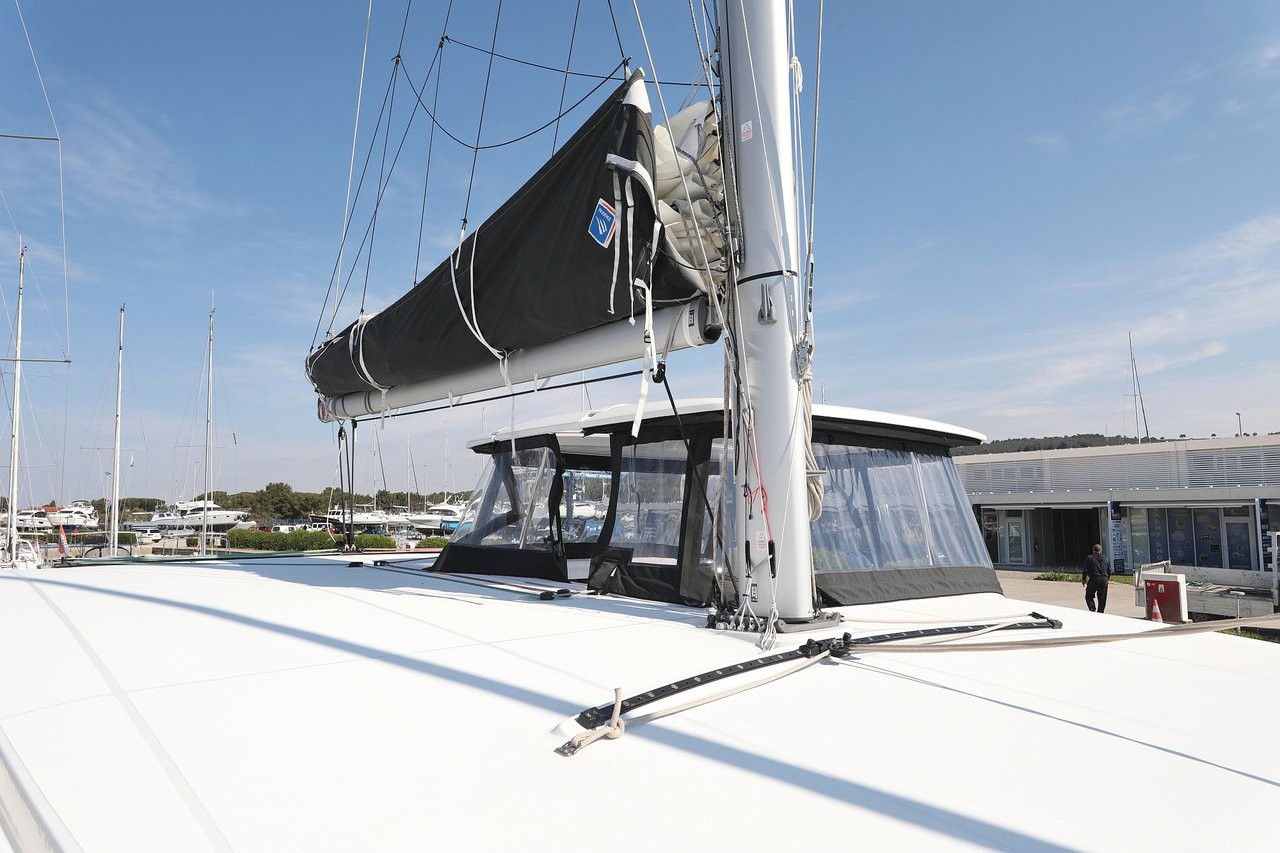 Lagoon 42, Luna | Yacht Charter Croatia