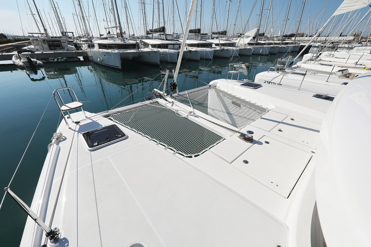 Lagoon 42, Luna | Yacht Charter Croatia