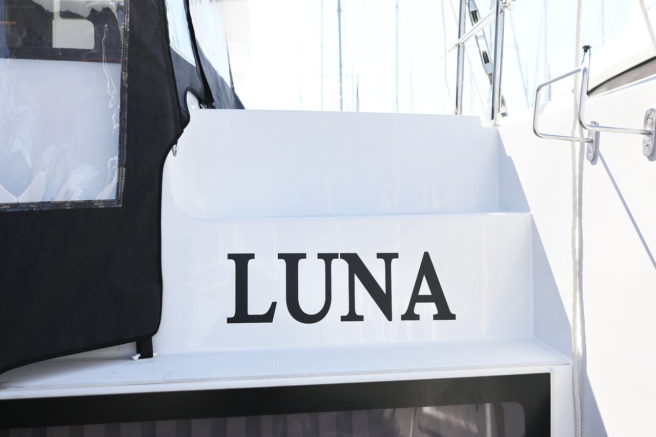 Lagoon 42, Luna | Yacht Charter Croatia