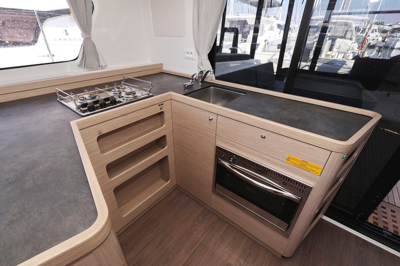 Lagoon 42, Luna | Yacht Charter Croatia