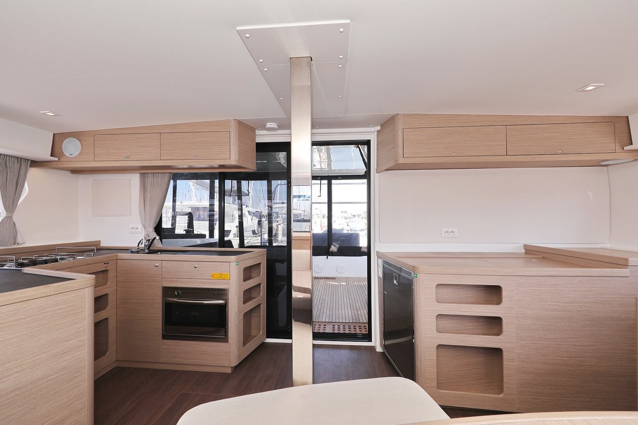 Lagoon 42, Luna | Yacht Charter Croatia