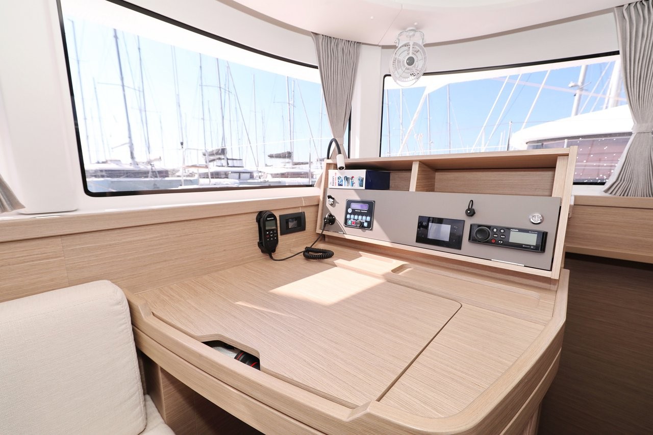 Lagoon 42, Luna | Yacht Charter Croatia