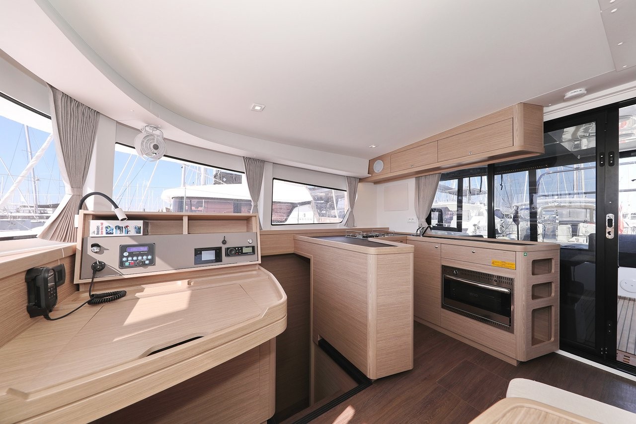 Lagoon 42, Luna | Yacht Charter Croatia