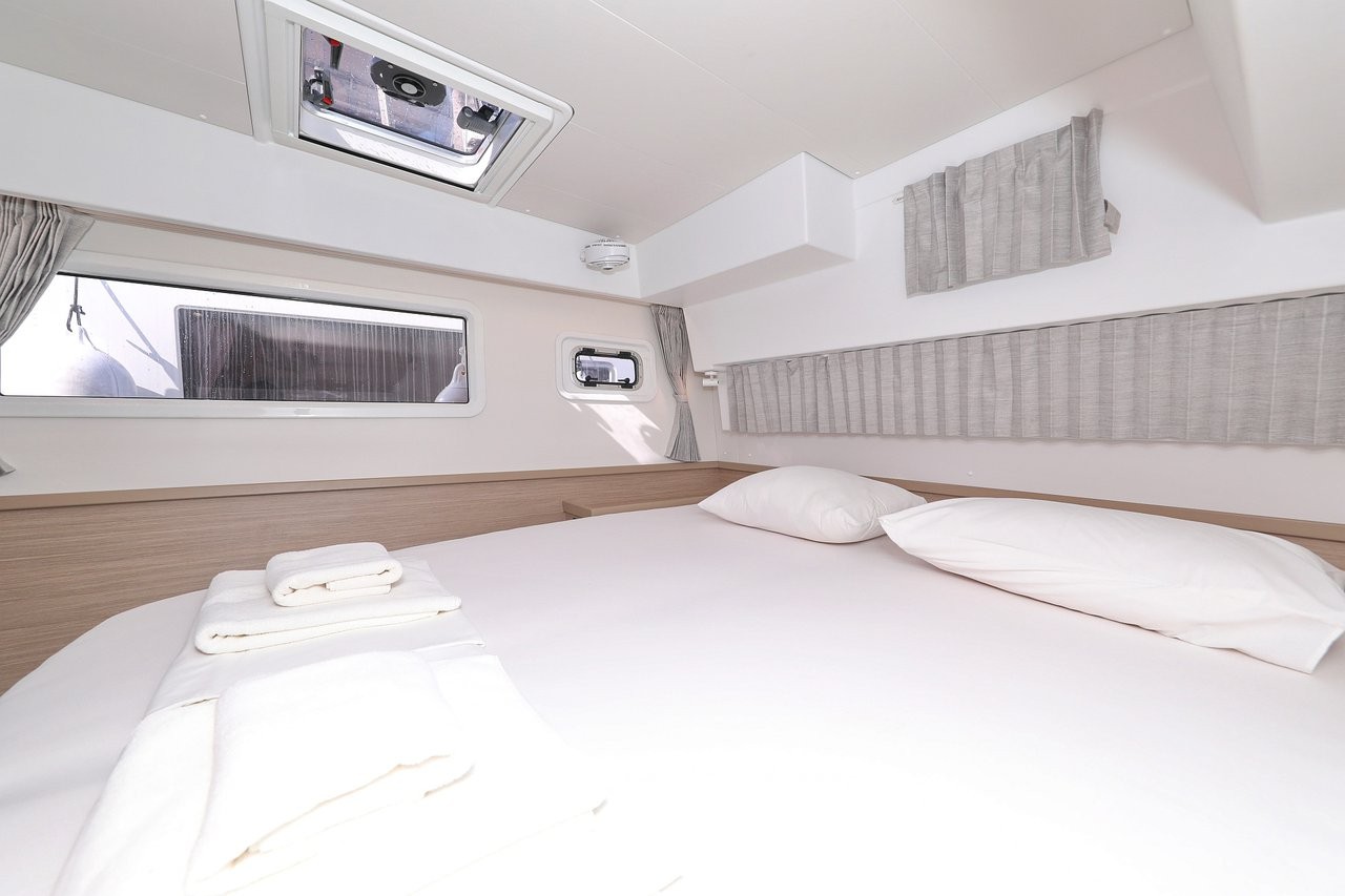 Lagoon 42, Luna | Yacht Charter Croatia