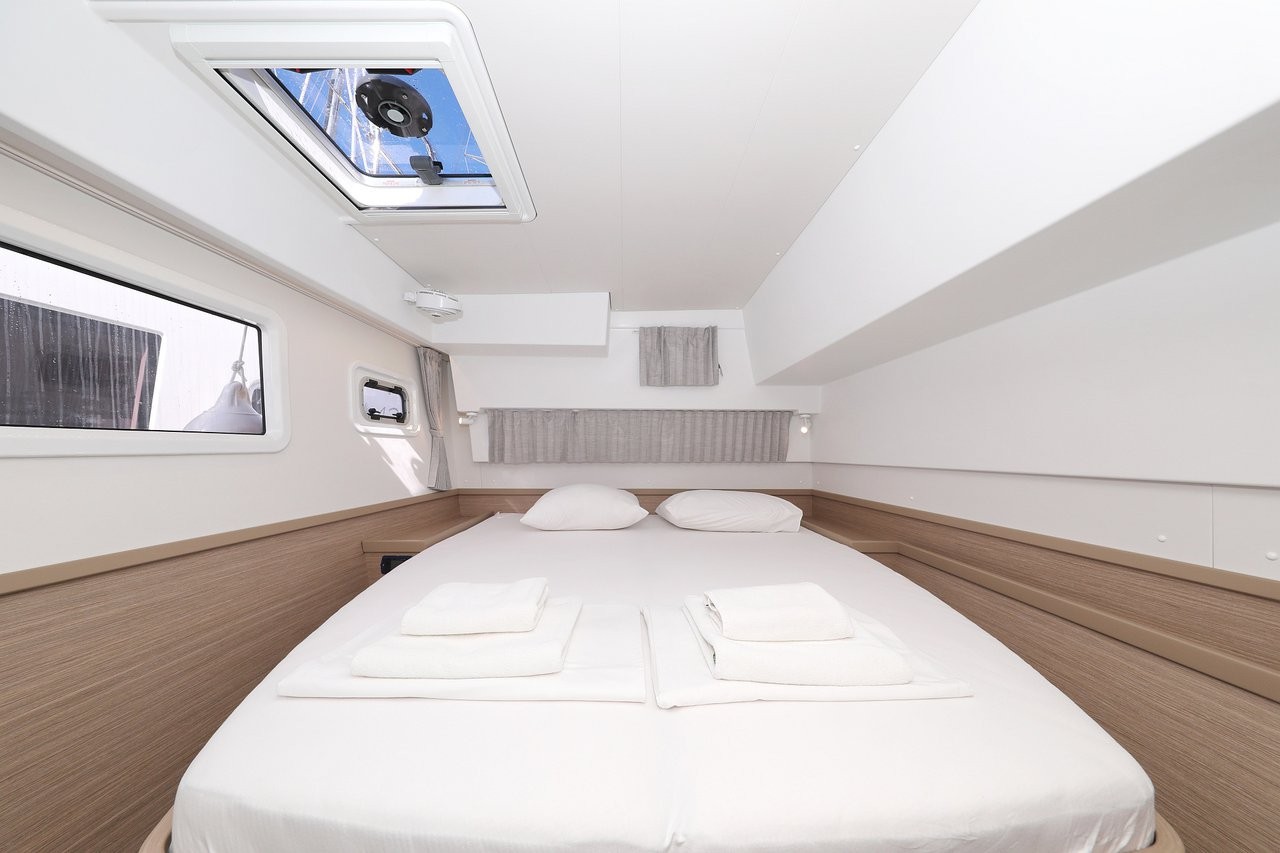 Lagoon 42, Luna | Yacht Charter Croatia