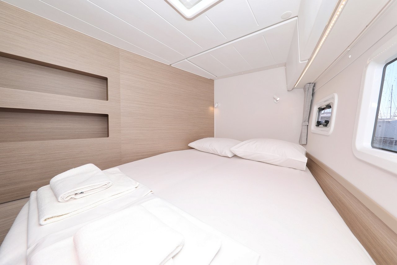 Lagoon 42, Luna | Yacht Charter Croatia
