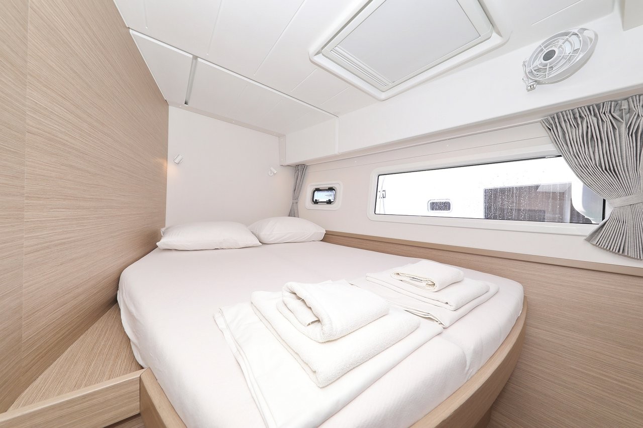 Lagoon 42, Luna | Yacht Charter Croatia