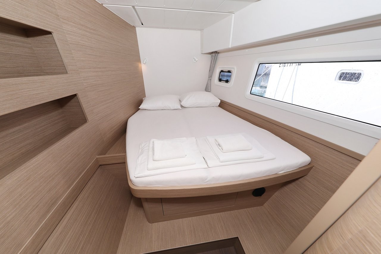 Lagoon 42, Luna | Yacht Charter Croatia